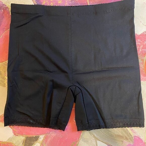 💥Lacy assorted Embroidery Design Shorts XL - Picture 6 of 10